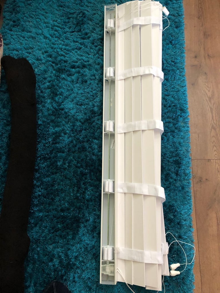 Venetian Blind - White - Branded - Hunter Douglas 