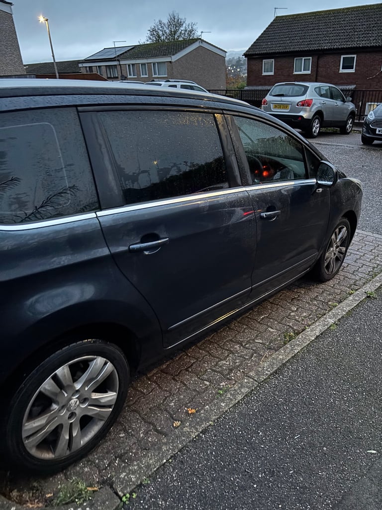 Peugeot, 5008, MPV, 2015, Manual, 1560 (cc),5 doors - Image 3