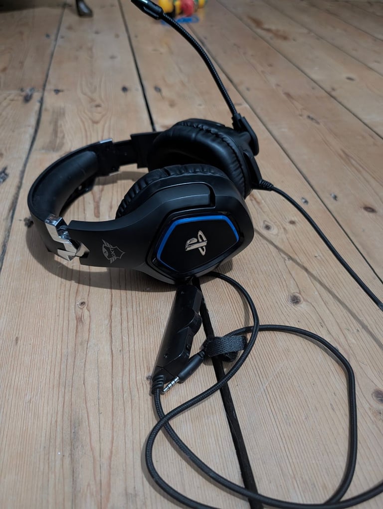 image for Gaming wired headset and microphone