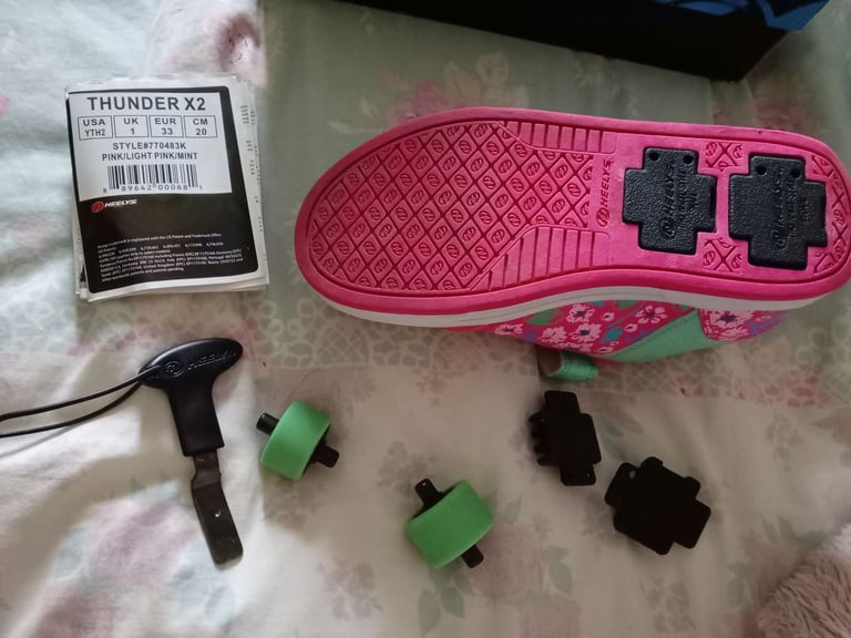 Heelys Girls size 1