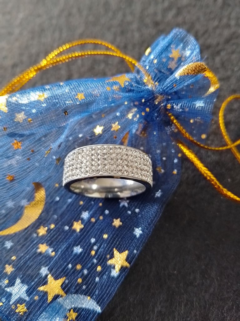 Stainless steel and diamonte Man's ring.R.5