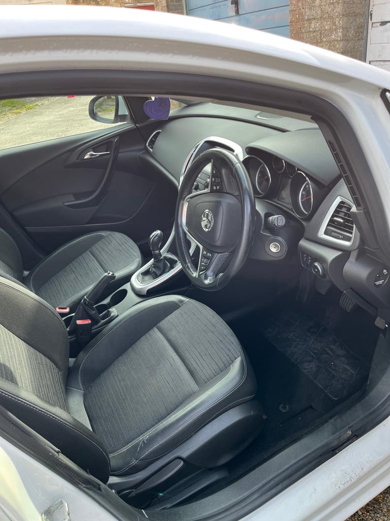 Vauxhall, ASTRA, Hatchback, 2015, Manual, 1398 (cc), 5 doors
