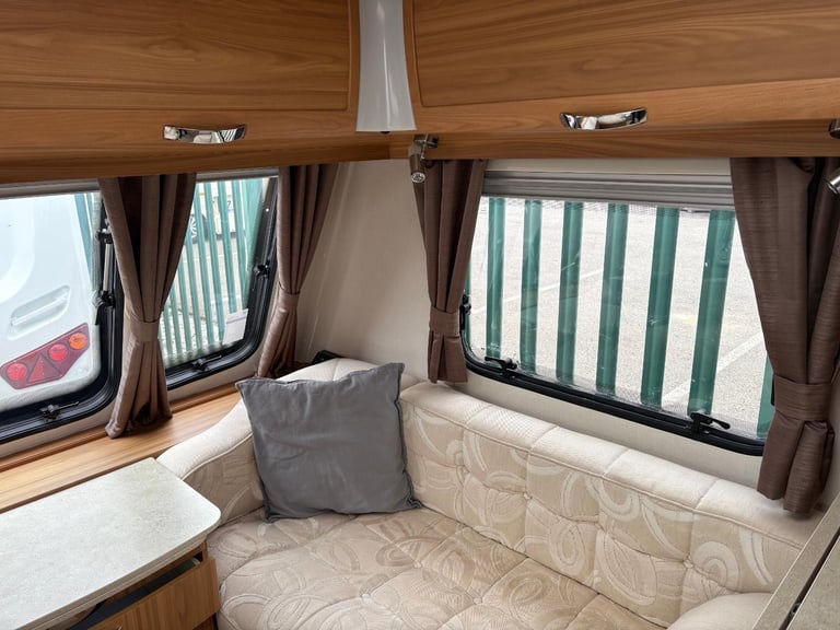 LUNAR CLUBMAN SB- FIXED SINGLE BEDS + END WASHROOM + MOTORMOVER