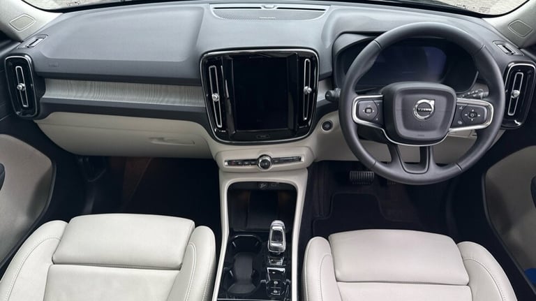 2025 Volvo XC40 Ultra, B3 Mild hybrid, Petrol, Bright Estate Petrol Automatic