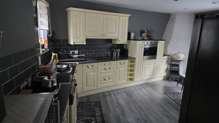 Spacious & Cosy Double Room For Rent AT MK13 7NU