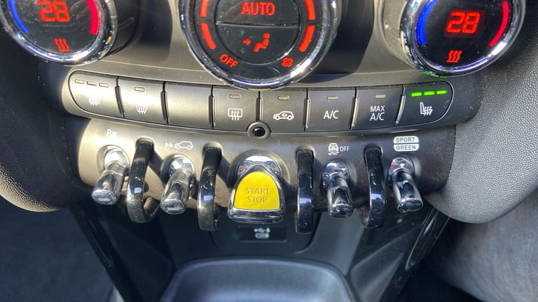 2020 MINI Electric Hatch Cooper SE 32.6kWh Level 3 Hatchback 3dr Electric Auto (184 ps) Hatchback...