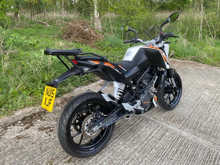 KTM 200 DUKE ABS, 2015, 6,760 MILES, LOVELY LIGHTWEIGHT MACHINE.