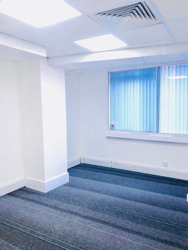 Office to rent in Hammersmith W6