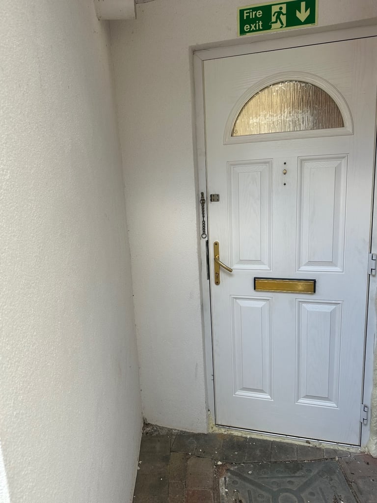 Luton Studio Flat LU1 5PY