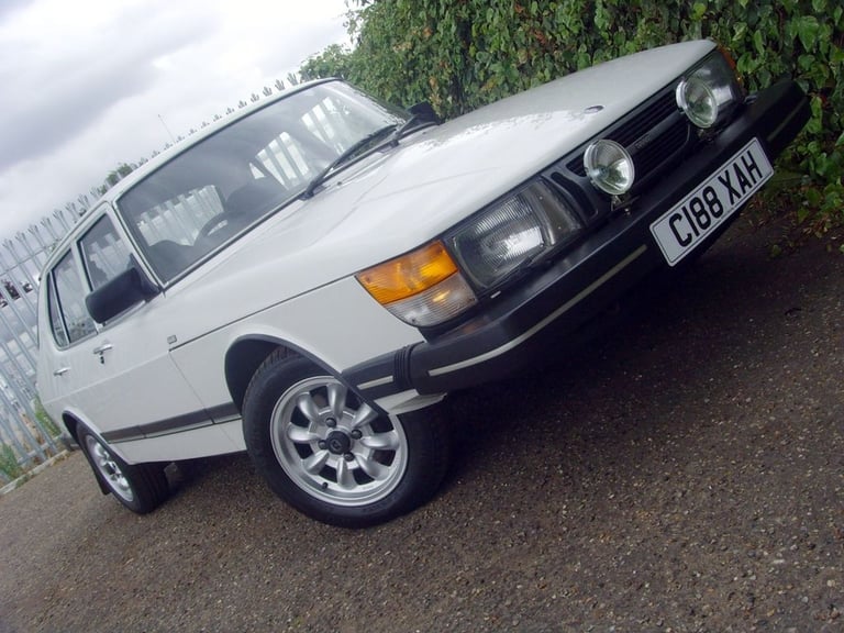 1985 C SAAB 900 SAAB 900 2.0 CARBURETTOR SALOON  FIVE SPEED HEATED SEATS  CHERIS