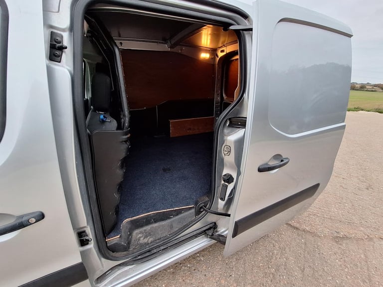 2017 Peugeot Partner 1.6 BlueHDi 651 Professional Panel Van 5dr Diesel Manual L1 (112 g/km, 73.9 ...