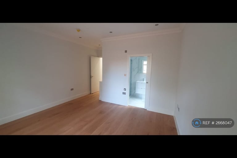 3 bedroom flat in Chatsworth Road, London, NW2 (3 bed) (#2668047)