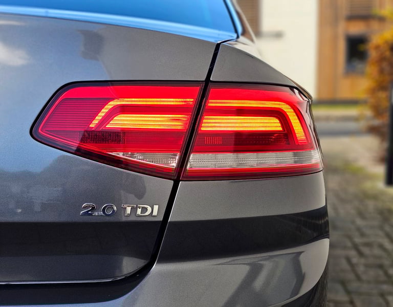 2017 VOLKSWAGEN PASSAT BLUEMOTION TECH NAV 2.0 TDI + EURO 6🔥