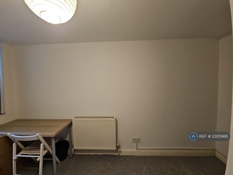3 bedroom flat in St. Ronans Road, Southsea, PO4 (3 bed) (#2305995)