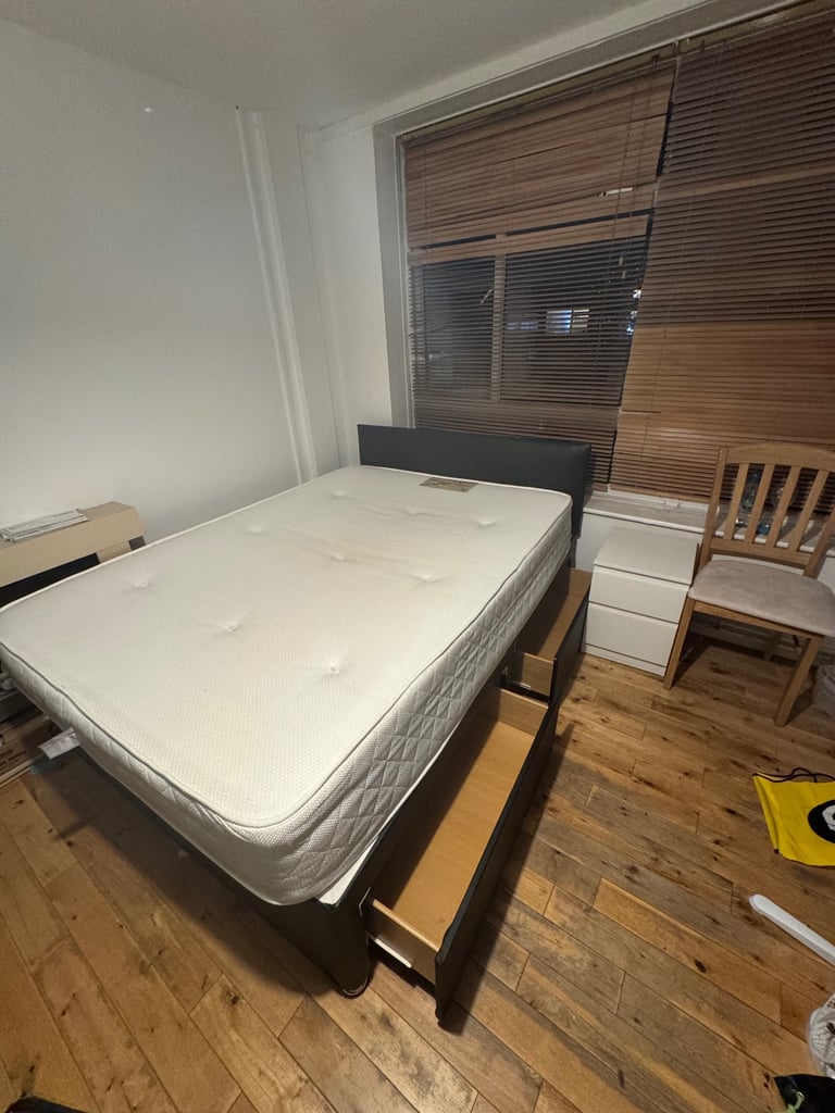 image for King-size bedroom three pieces