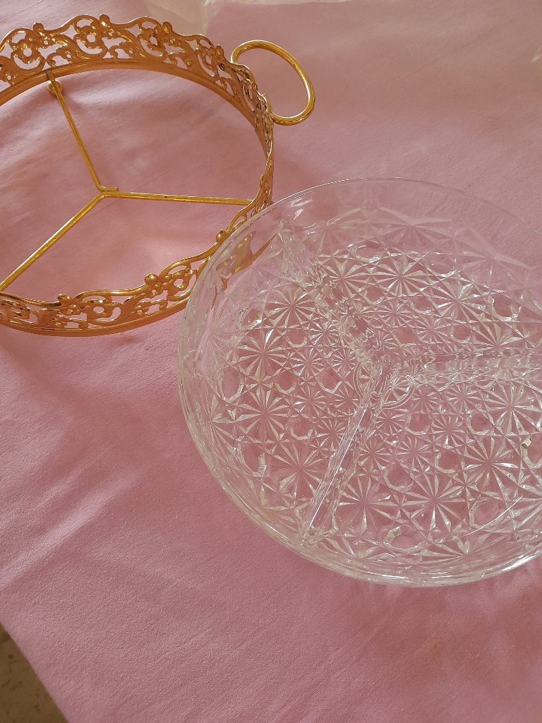 Beautiful crystal serving flat dish with tray.Good for gifting
