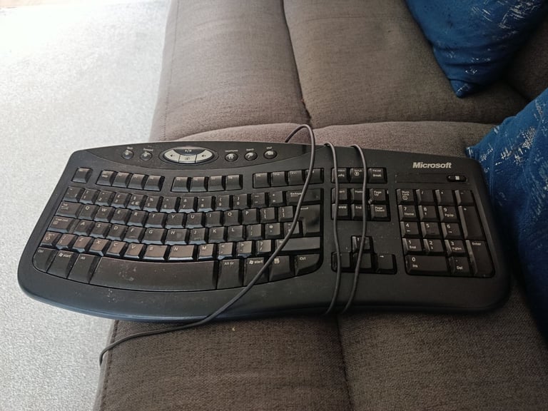 image for Microsoft curved comfort 2000 keyboard 