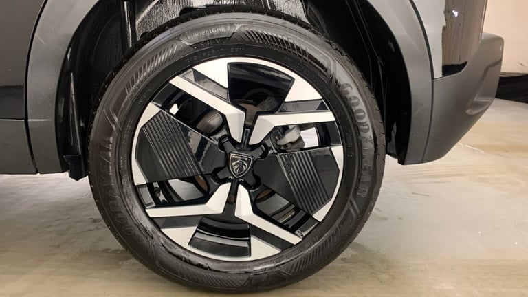 2024 Peugeot 2008 1.2 PureTech Allure SUV 5dr Petrol Manual Euro 6 (s/s) (130 ps) SUV Petrol Manual