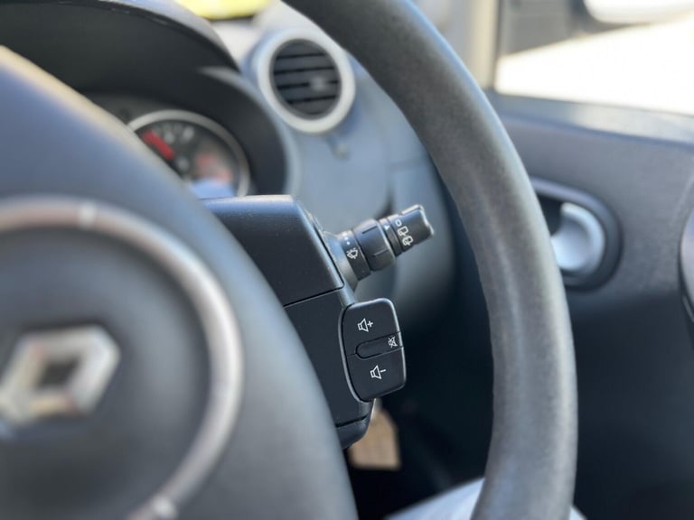 2011 Renault Kangoo 1.6 16V Expression Auto Euro 5 5dr MPV Petrol Automatic