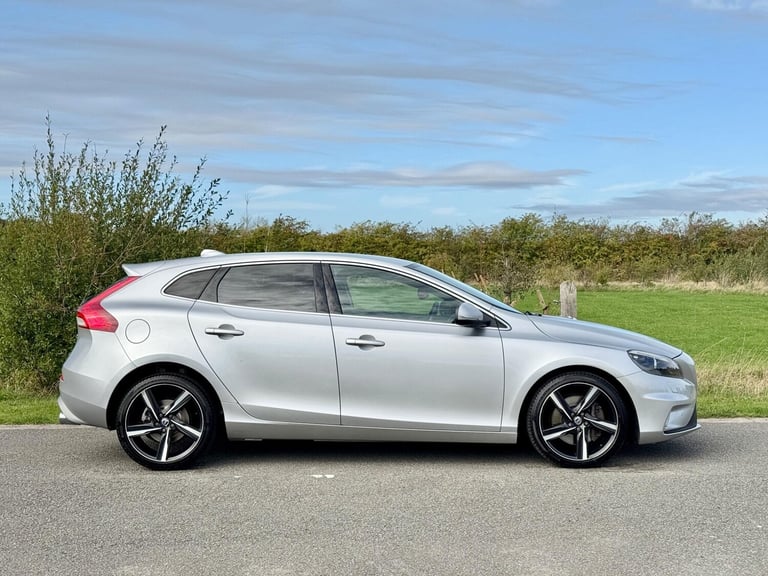 2016 Volvo V40 2.0 D4 R-Design Lux Nav Auto Euro 6 (s/s) 5dr HATCHBACK Diesel Automatic