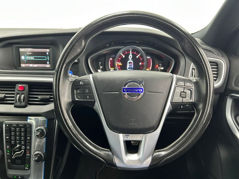 2016 Volvo V40 2.0 D2 R-Design Hatchback 5dr Diesel Manual Euro 6 (s/s) (120 ps) 1 FORMER Hatchba...