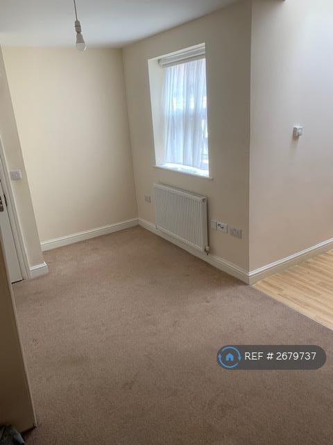 1 bedroom flat in George Street, Nuneaton, CV11 (1 bed) (#2679737)