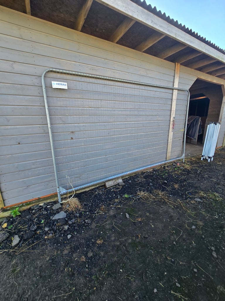 image for Heras fencing, feet and couplings 