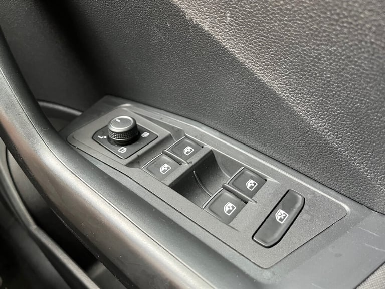 2018 Volkswagen T-Roc SE TSI Hatchback Petrol Manual