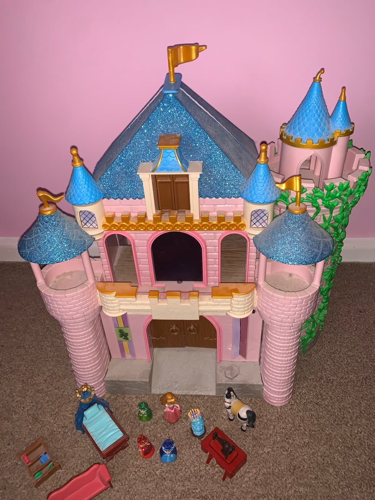 Disney sleeping beauty deluxe animator castle playset