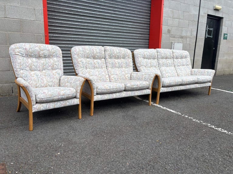 Cottage Style Pattern Beige Fabric 2 and 3 Seater Sofas with Chair excellent condition 