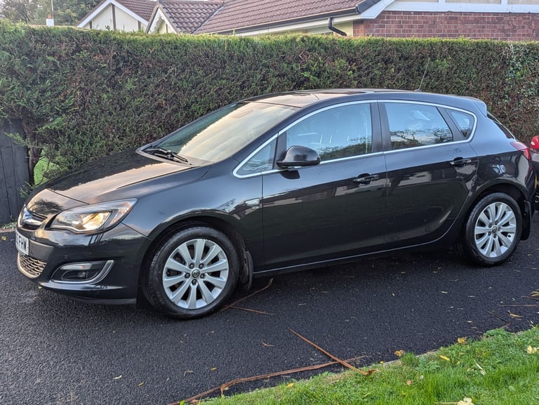 image for Vauxhall, ASTRA, Hatchback, 2013, Manual, 1956 (cc), 5 doors