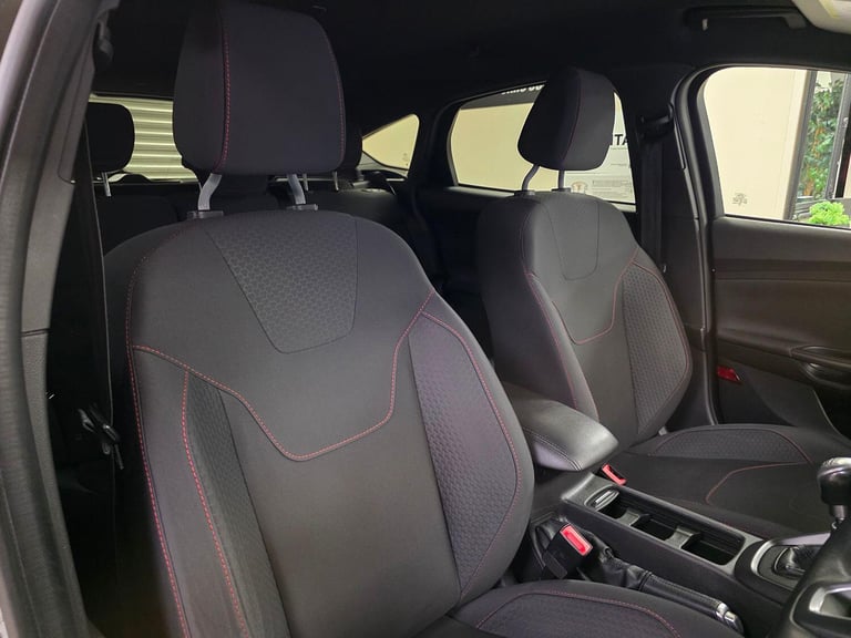 FORD FOCUS 1.0 T EcoBoost ST-Line Black Manual Petro 2018 WARRANTY 12 MONTHS MOT