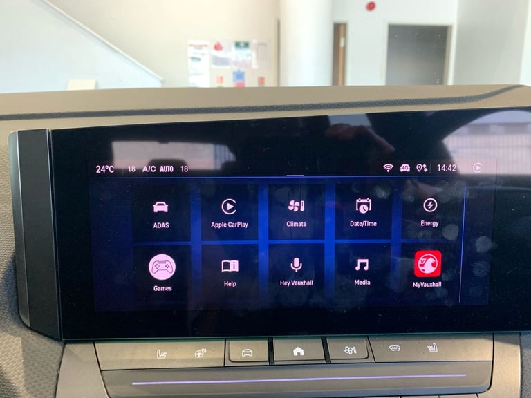 2023 Vauxhall Astra 115kW Ultimate 54kWh 5dr Auto Hatchback Electric Automatic