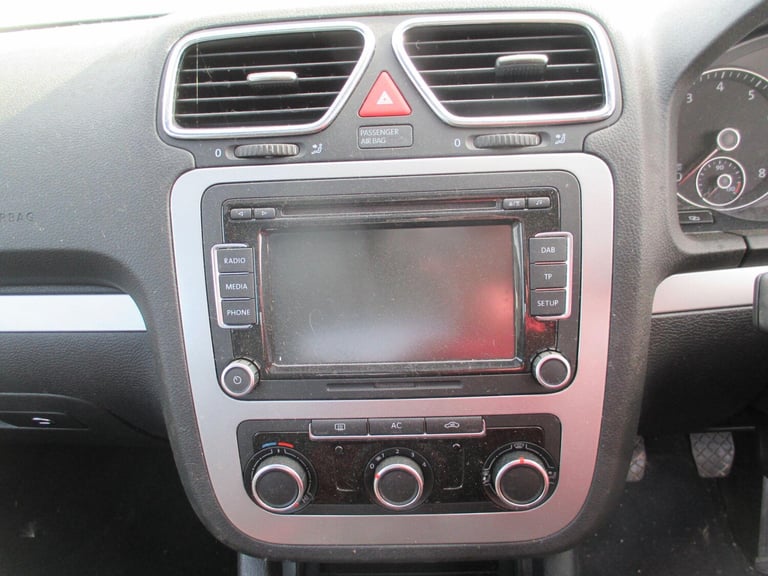 Volkswagen EOS 1.4 TSI SE Cabriolet Euro 5 2dr Petrol Manual - Image 15