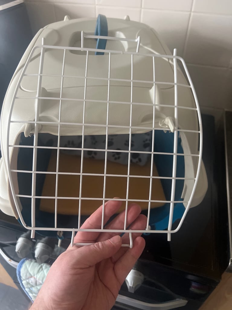 Dog/cat carry crate vgc