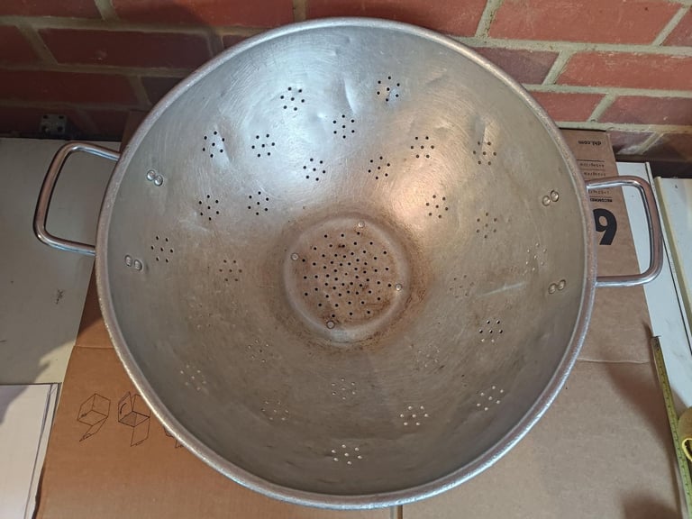 large heavy duty aluminium colander 37cm & 47cm