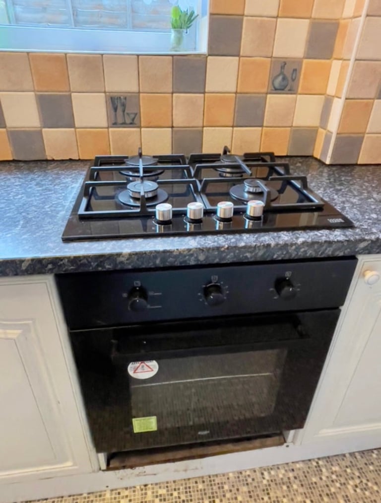 Extra large double room fully furnished near  High cross and DMU