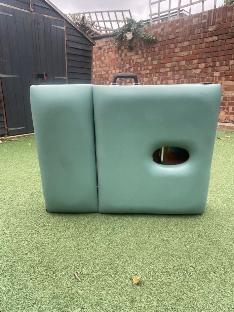 Large Portable Adjustable Massage Bed with Cushion Cover