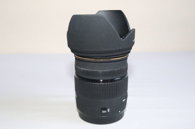 Sigma 18-50mm f/2.8 EX DC Macro Lens for Canon