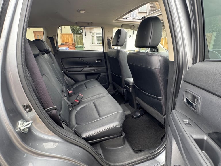  Mitsubishi Outlander 2.0h 12kWh GX4hs CVT 4WD Euro 5 (s/s) 5dr Petrol/Electric Hybrid Automatic