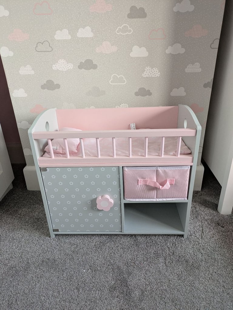 Ivy & Lily Wooden Baby Doll Bed and Changing Station