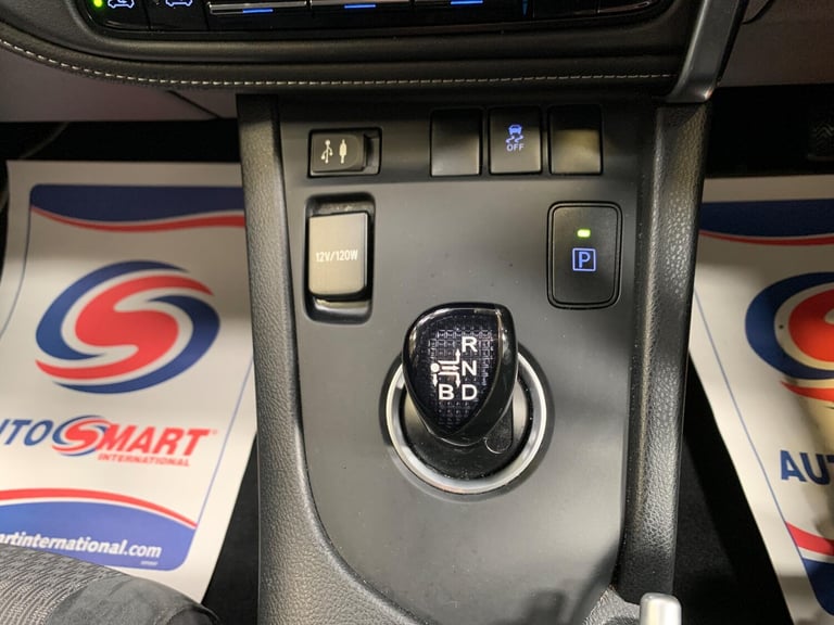 2018 Toyota Auris 1.8 VVT-h Design CVT Euro 6 (s/s) 5dr HATCHBACK Petrol/Electric Hybrid Automatic