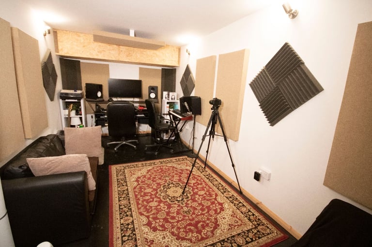 Music Studio | Poscast | Soundproof Room| Creative Space | Commercial Unit in Hackney East London E9