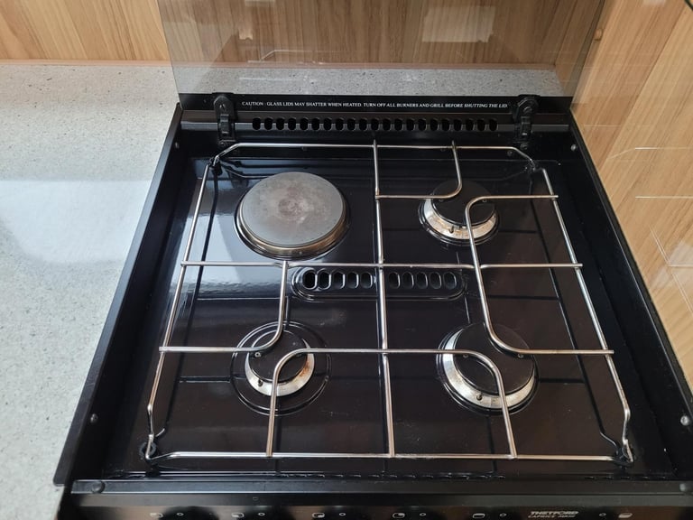 Bailey Unicorn Valencia 2014 Single Axle 4 Berth - Fixed Bed, Motor Mover, ATC