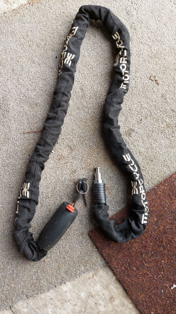 Motorbike Strong Chain with two keys 