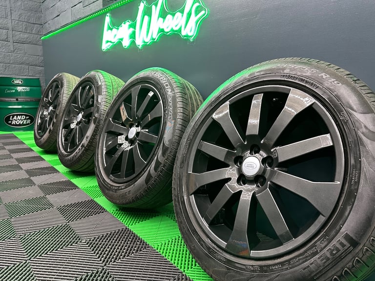 image for Land Rover Freelander 2 19 inch HST’s powder coated Technical Grey Alloy wheels & Pirelli tyres!