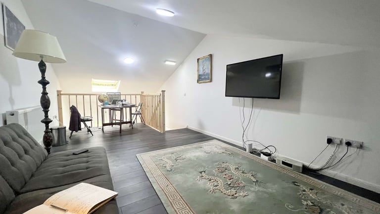 Work/live Unit | Creative Artist Studio | Private Office |  Warehouse Unit to rent  in Enfield EN3