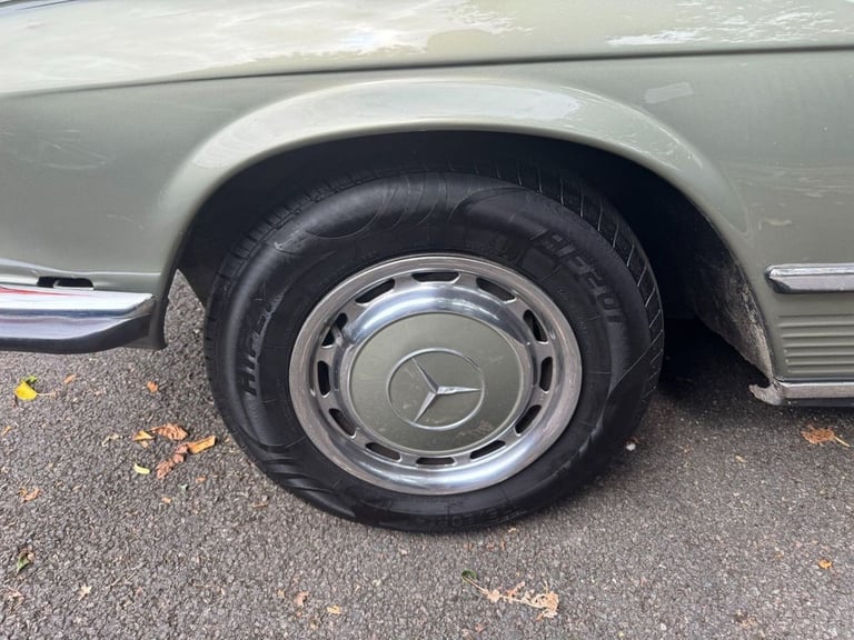 1983 A MERCEDES-BENZ SL 3.8L 2D  AUTO  218 BHP