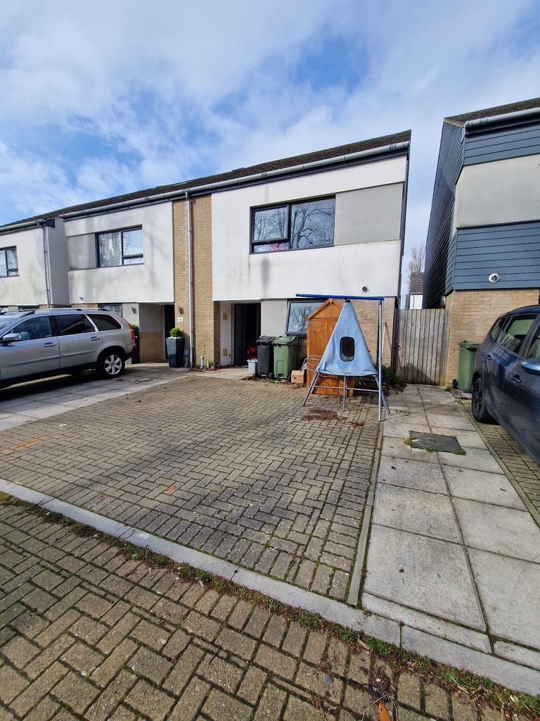 image for 3 bed for another 3 or 4 bed house