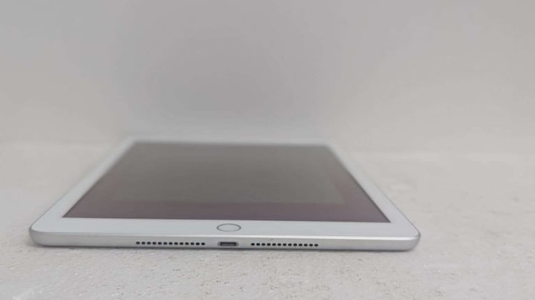 Apple iPad 6th Gen A1954 |128GB Storage | Wi-Fi | iPadOS | Ideal for Students & Professionals